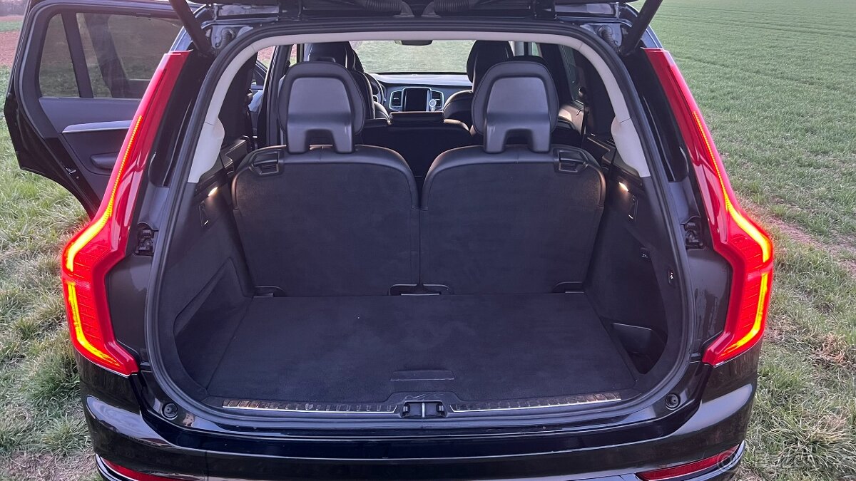 Volvo XC90 II D5 AWD 7 míst - 19