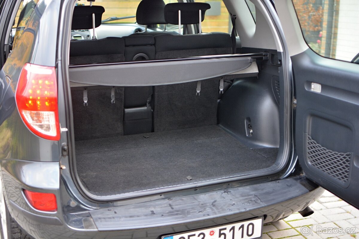 Toyota Rav4 2.2D 100kW, 4x4, SUV, Manual - 19