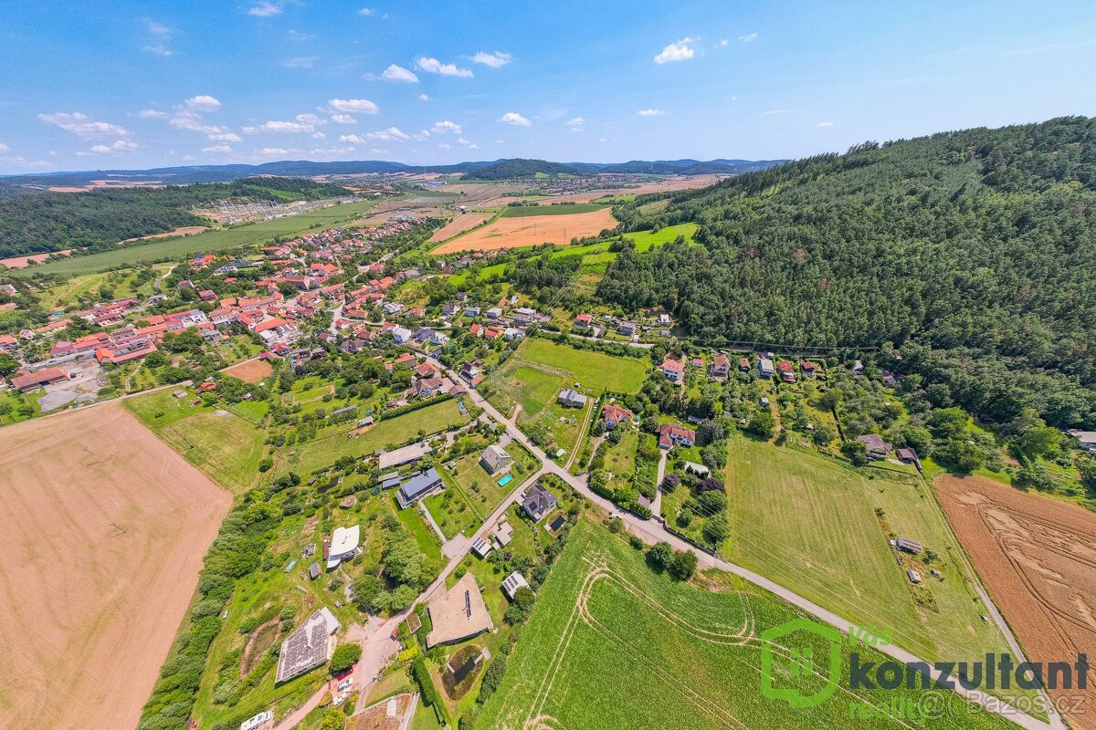 Prodej pozemky pro bydlení, 1 416 m² - Hradčany, ev.č. 00689 - 19