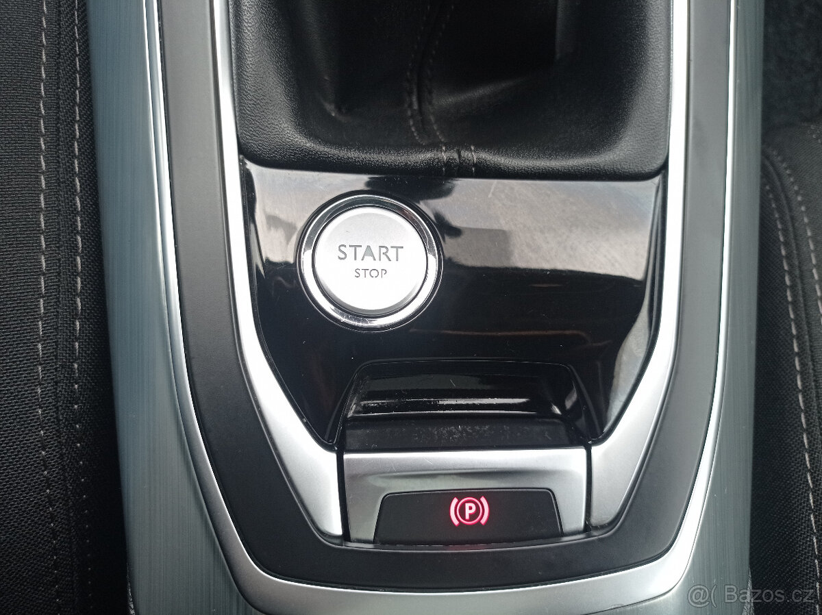 Peugeot 308 1.2i 96kW Navi/Panorama/1Maj - 19