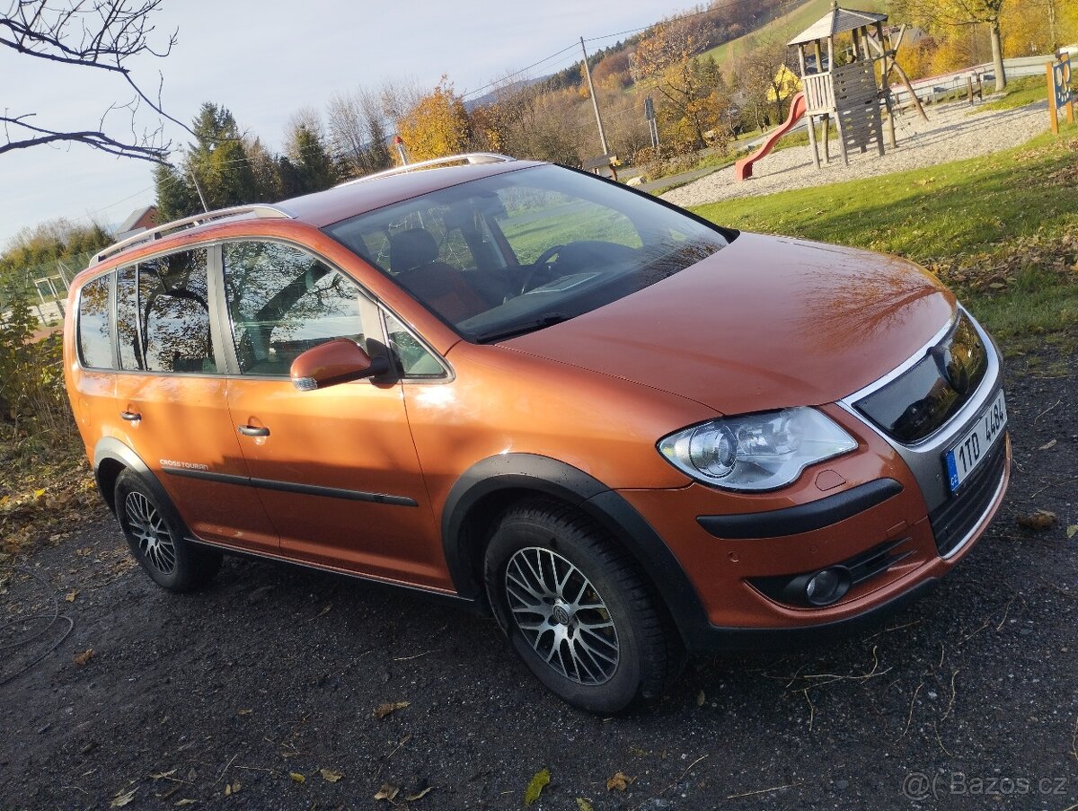 Wolksvagen Turan cross - 19