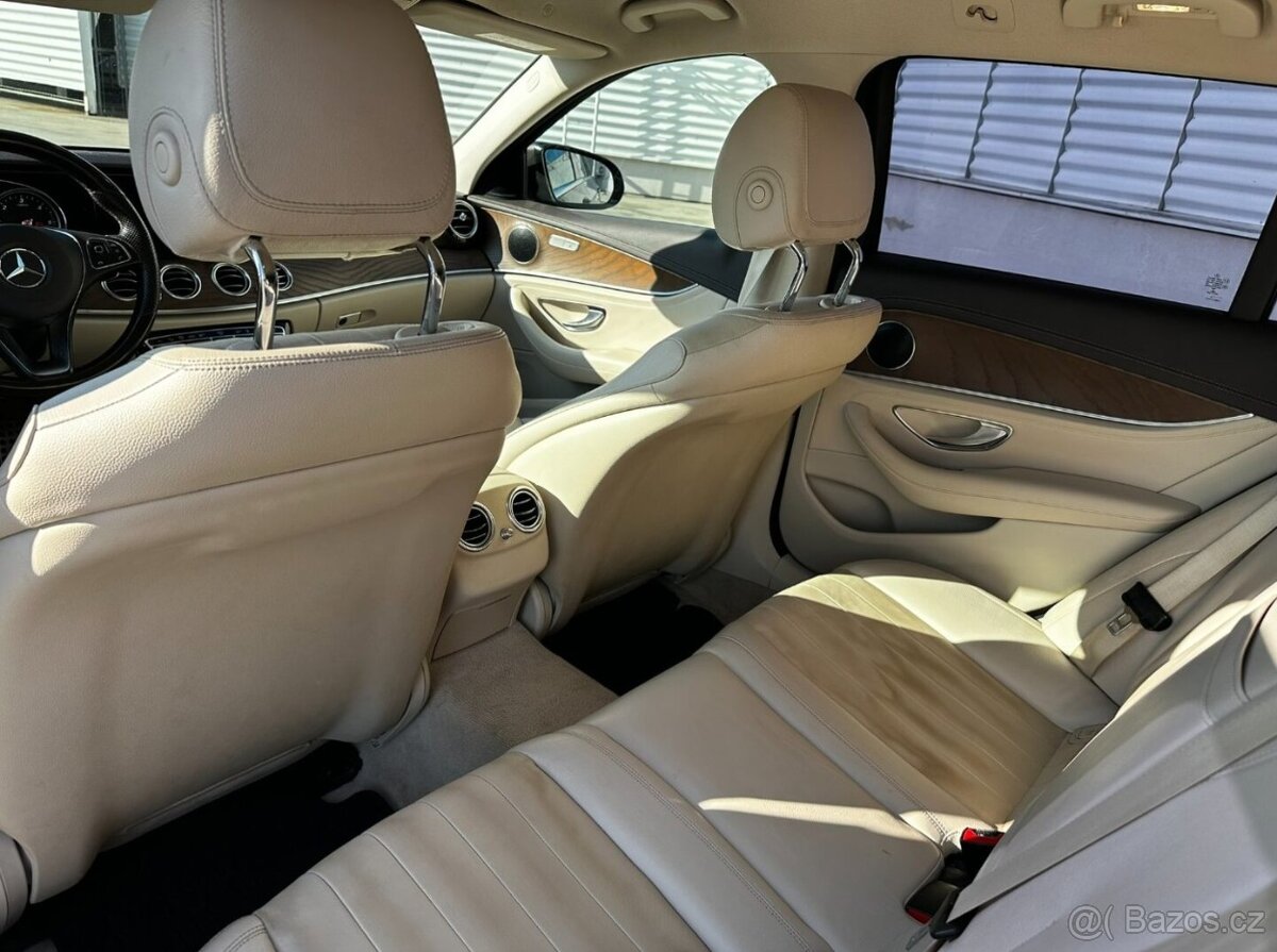 Mercedes-Benz E 220 d 4MATIC AllTerrain - 19
