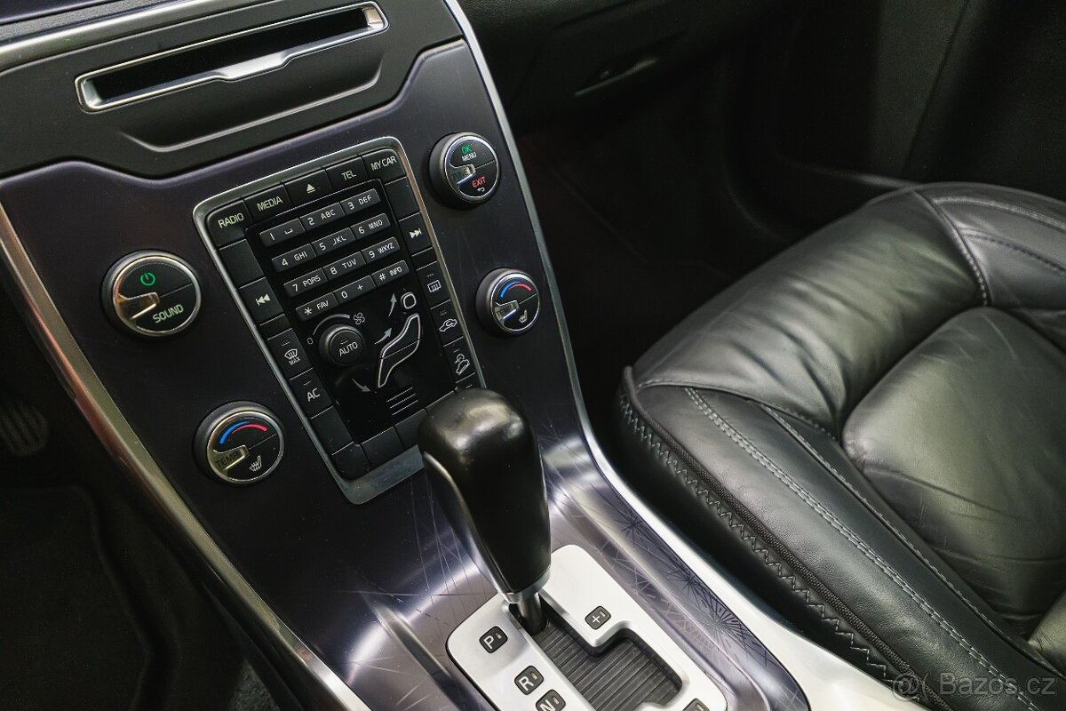 Volvo XC70 2012 Volvo Ocean Race 2.4 D3 120 kW AWD/AT - 19