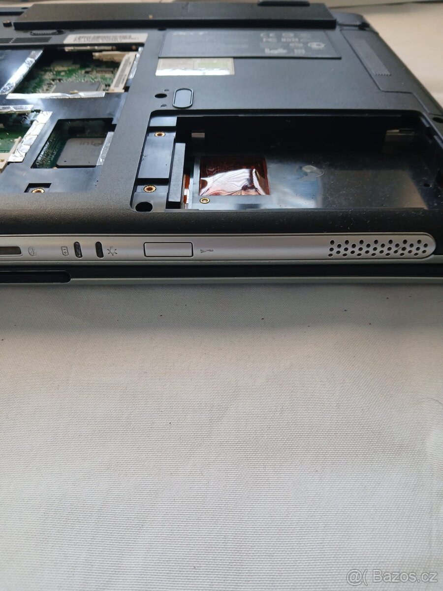 Acer TravelMate 2300 – notebook na náhradní díly / bez HDD - 19