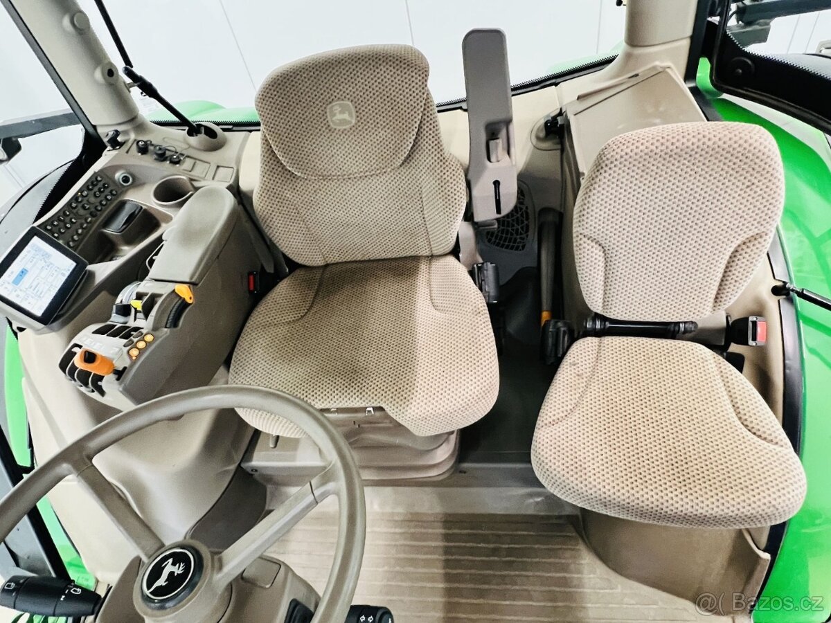 Prodám kolový traktor John Deere 6210R - 19