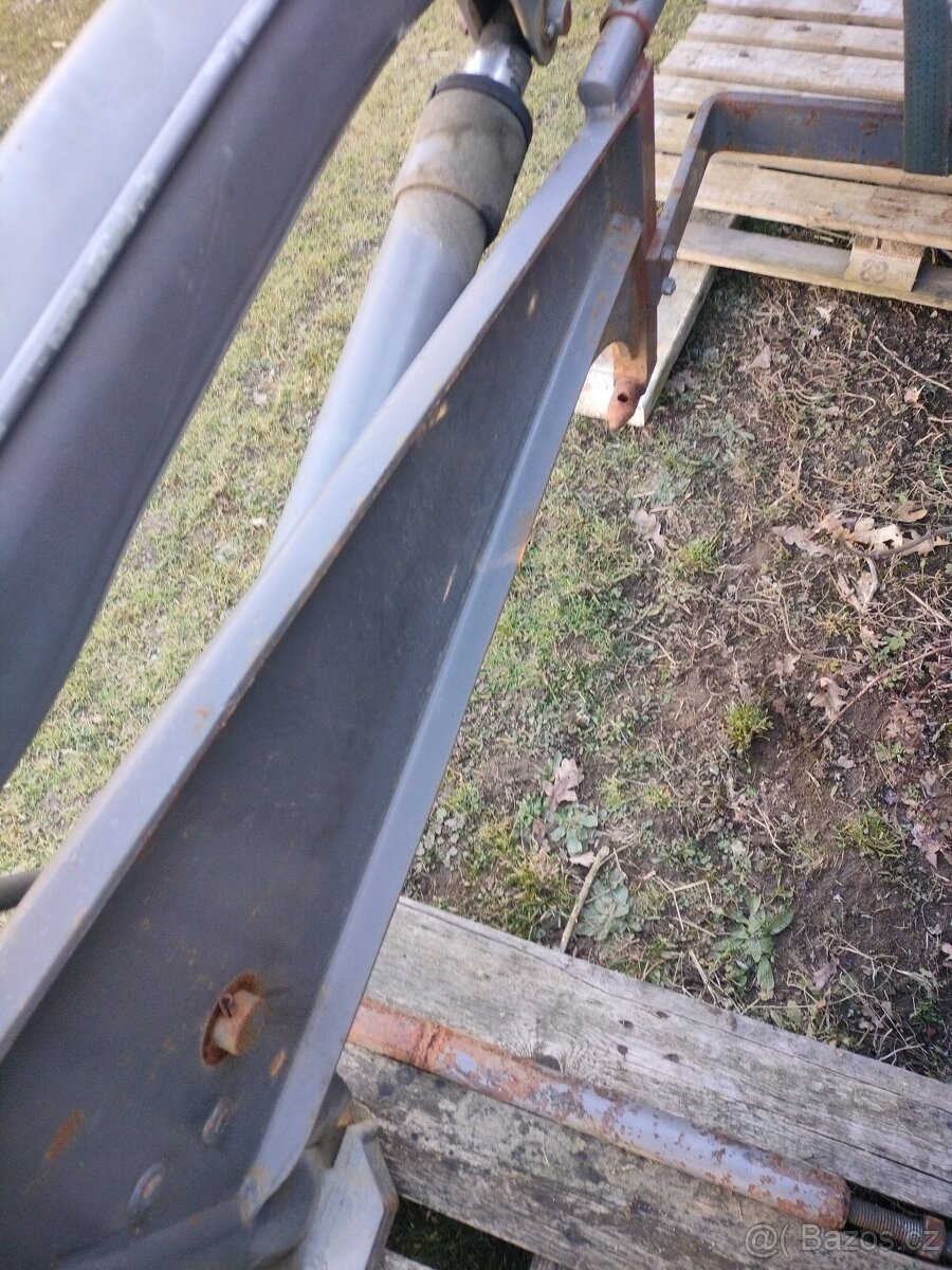 čelní nakladač BAAS - 19