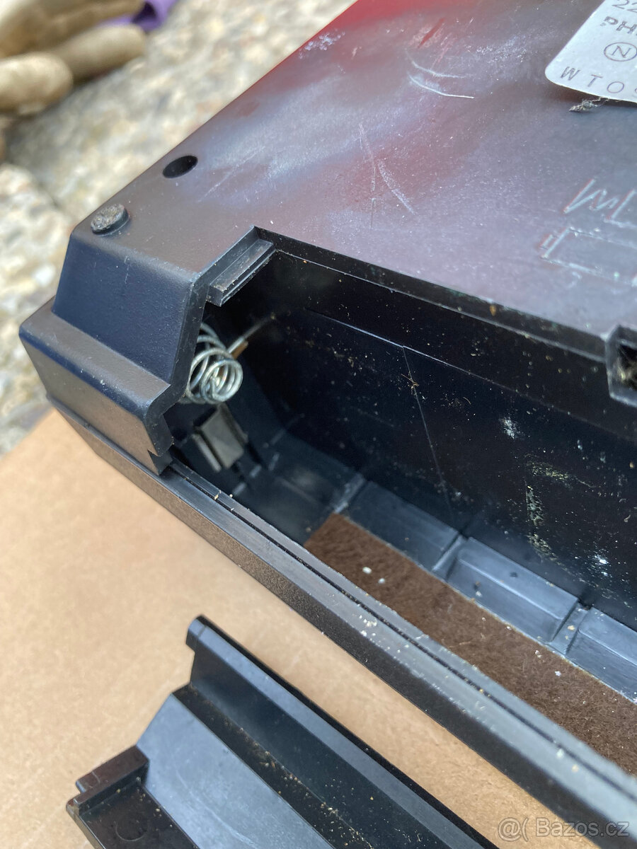 Magnetofon kazetový přenosný PHILIPS N 2235 za 1.000 kč - 19