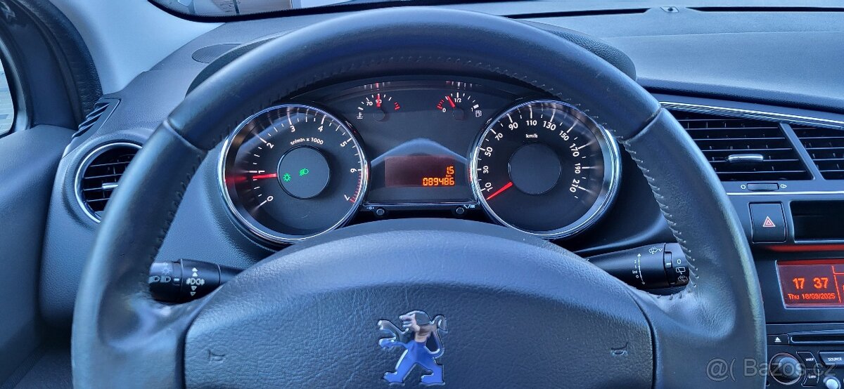 Peugeot 3008 1,6i - 88kw. EURO 5 - PĚKNÝ STAV / 89 000km - 19