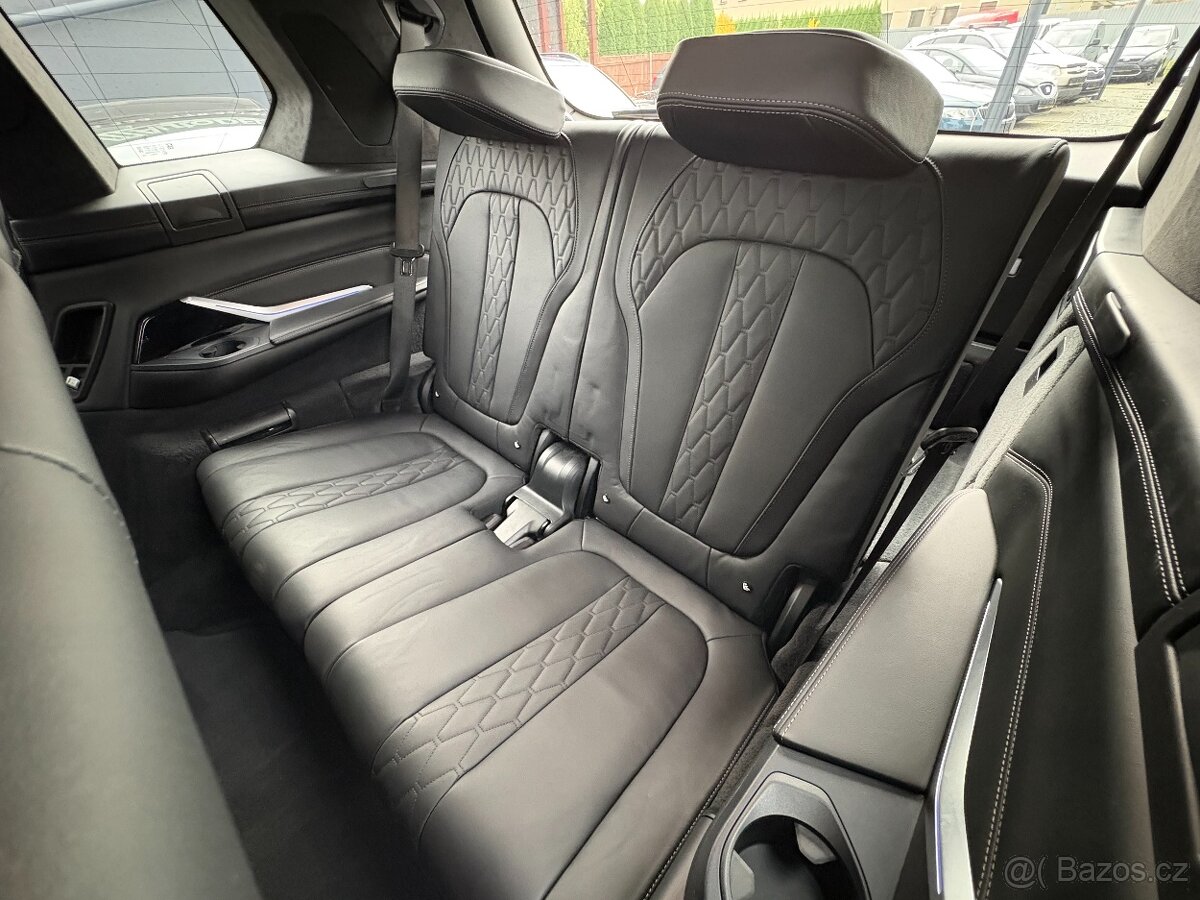 BMW X7 3.0 M50d DPH, 7MÍST, MAX VÝBAVA - 19