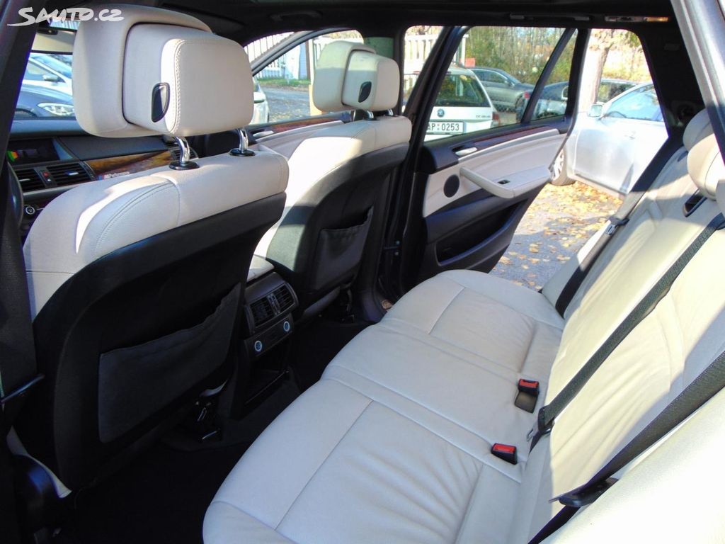 BMW X5, 3,0 D
Ojeté, 2010, 282 000 km - 19