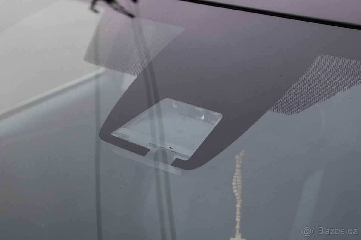 Toyota Auris, 1,8HYBRID 73KW, AUTOMAT,DPH, KAMERA, r.v. 2018 - 19