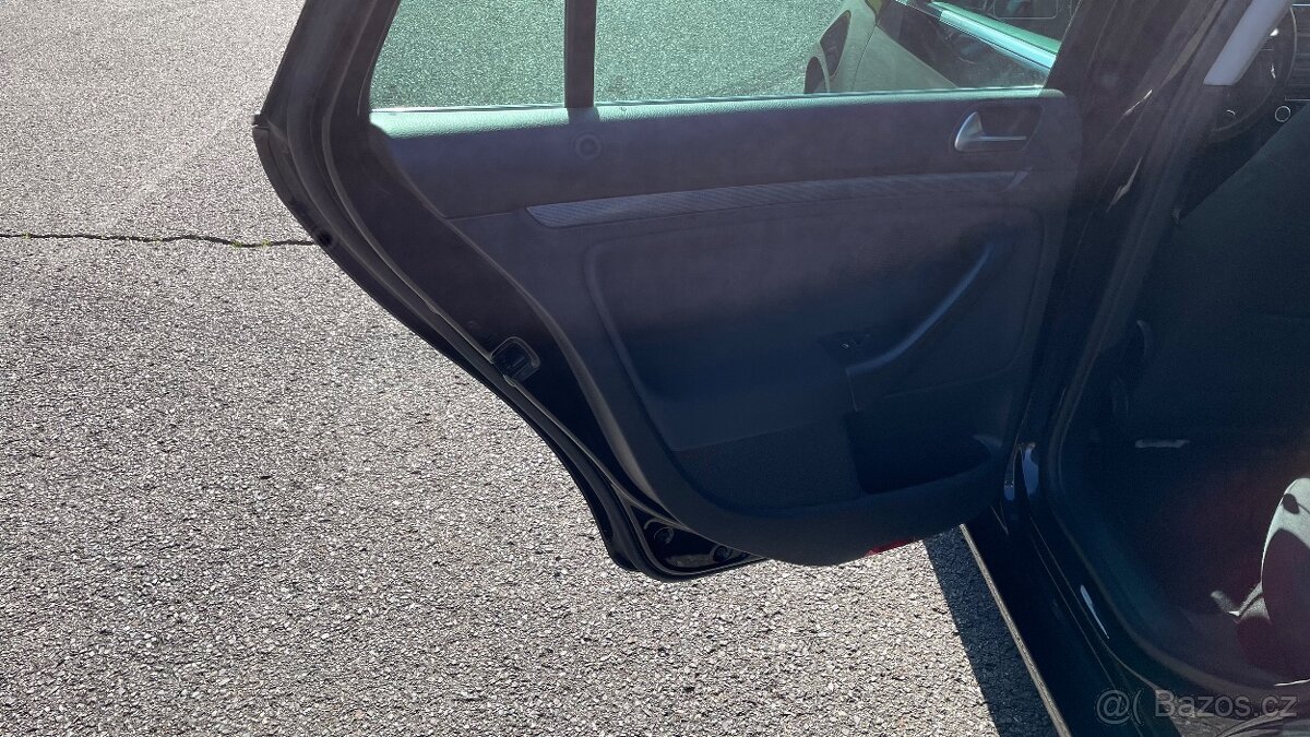 VW GOLF VI 1.6TDi STYLE CLIMATRONIC - 19
