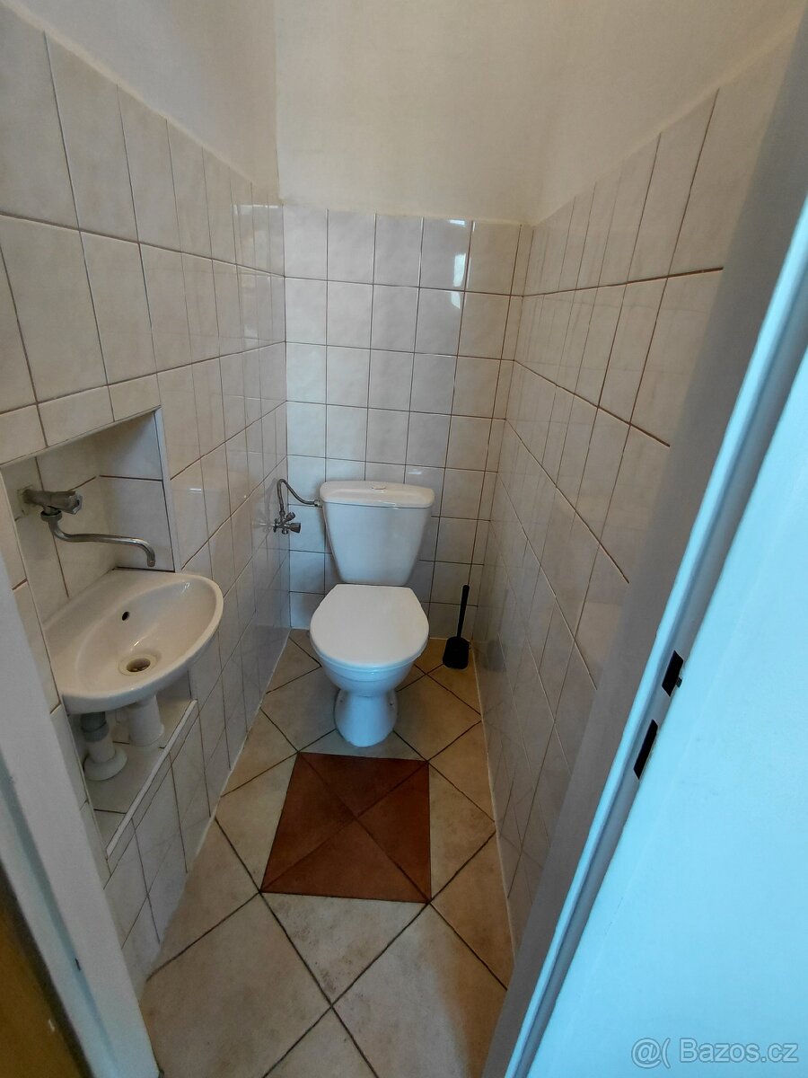 Kancelář Prodejna = sidla firmy - 19