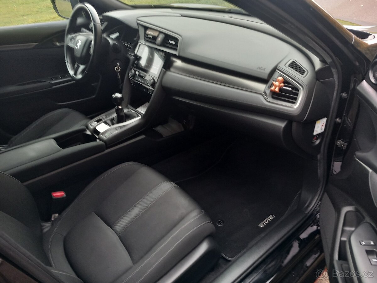 Honda Civic 1.5i VTEC Sport Plus 134 kW Manuál - 19