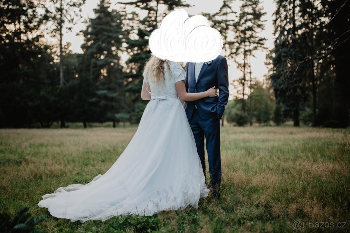 Krajkové svatební šaty - 19