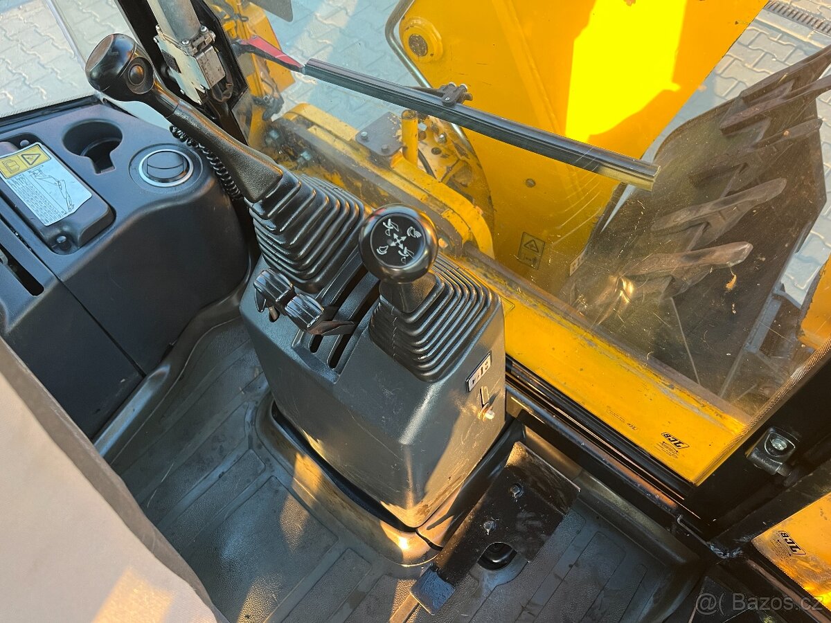 Rýpadlo-nakladač JCB 2CX Streetmaster, 3CX Compact - 19