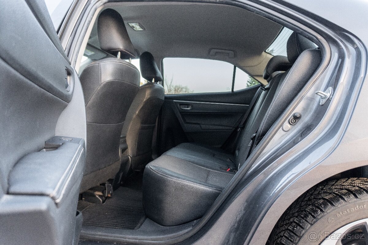 Toyota Corolla 1.6 Executive automat - 19