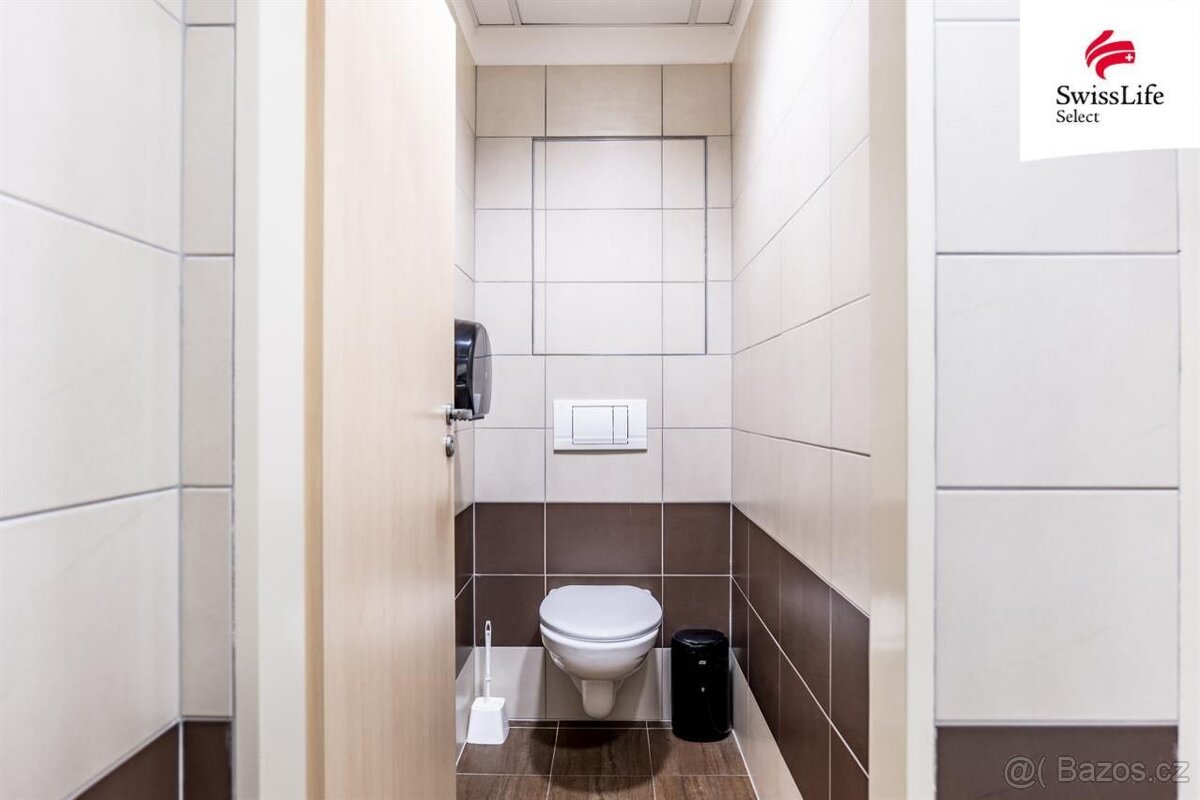 Pronájem kanceláře 119 m2 Lednická, Praha - 19