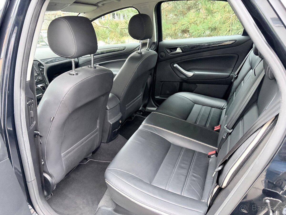 Ford Mondeo 2012 - 19