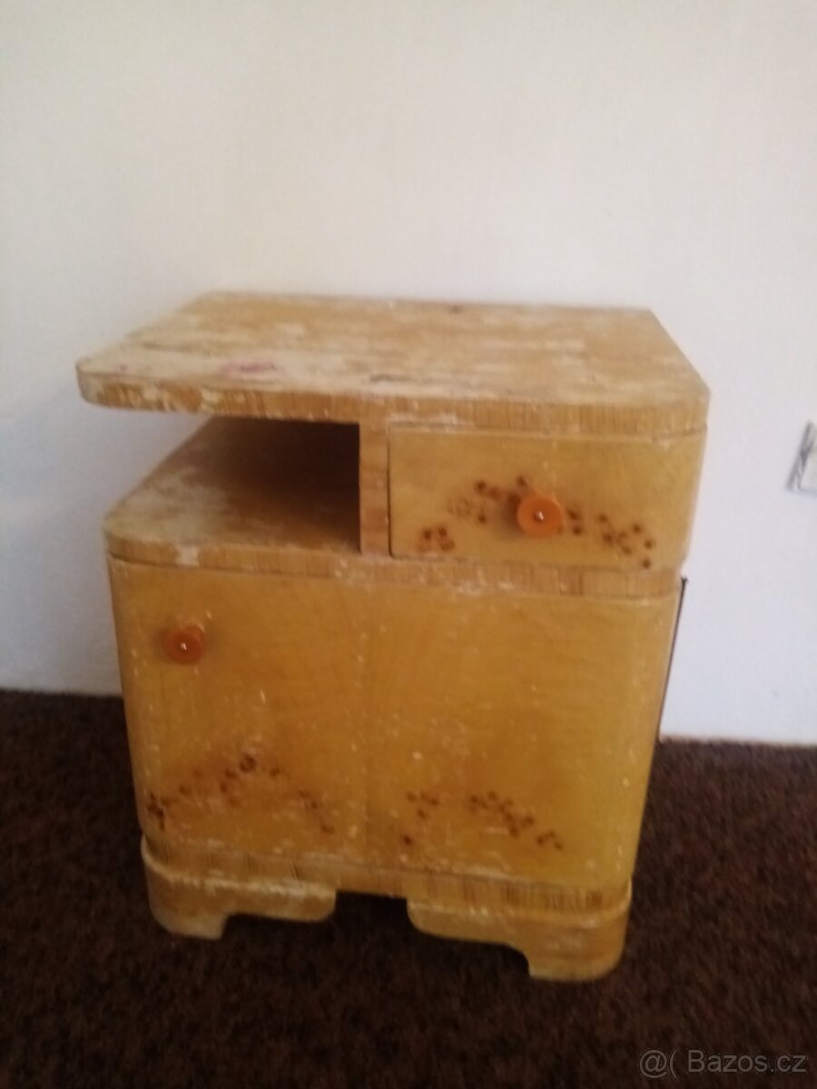 Starožitný nábytek - 19