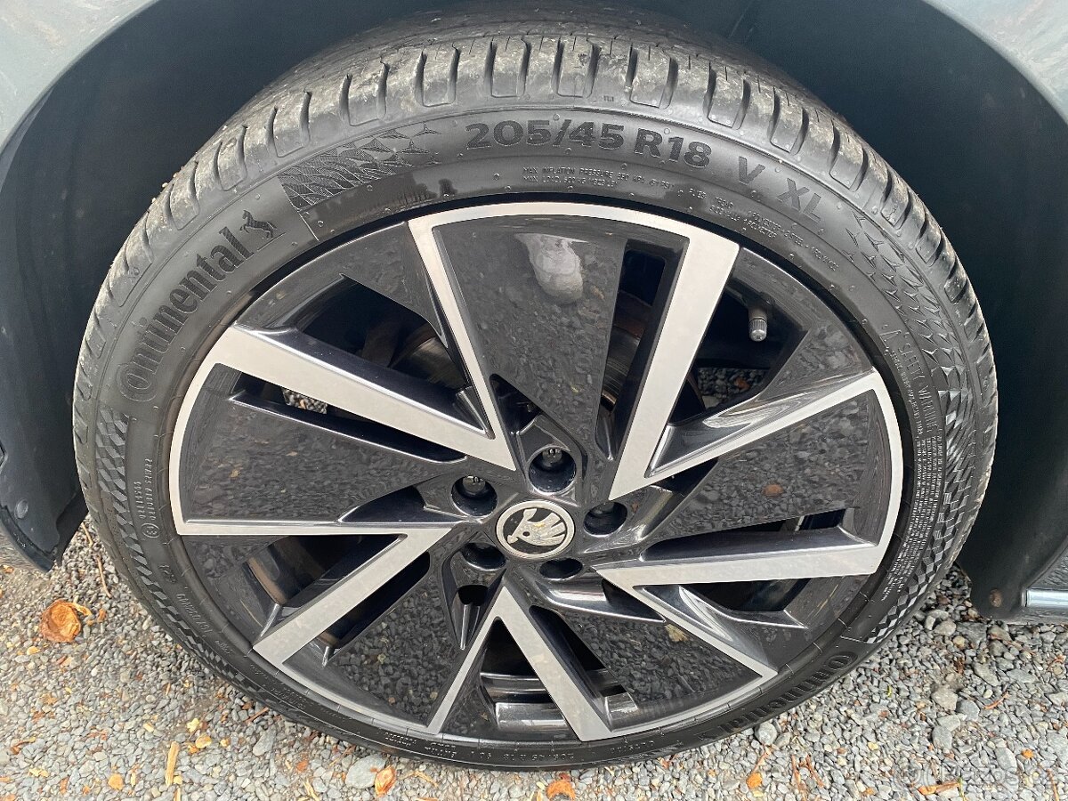 Škoda Scala 1,5 TSi 110kW DSG KESSY, KAMERA - 19