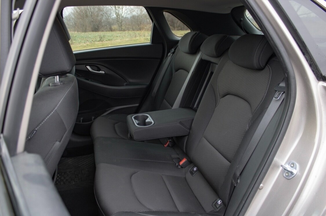 Hyundai i30 1.6 CRDi automat - 19