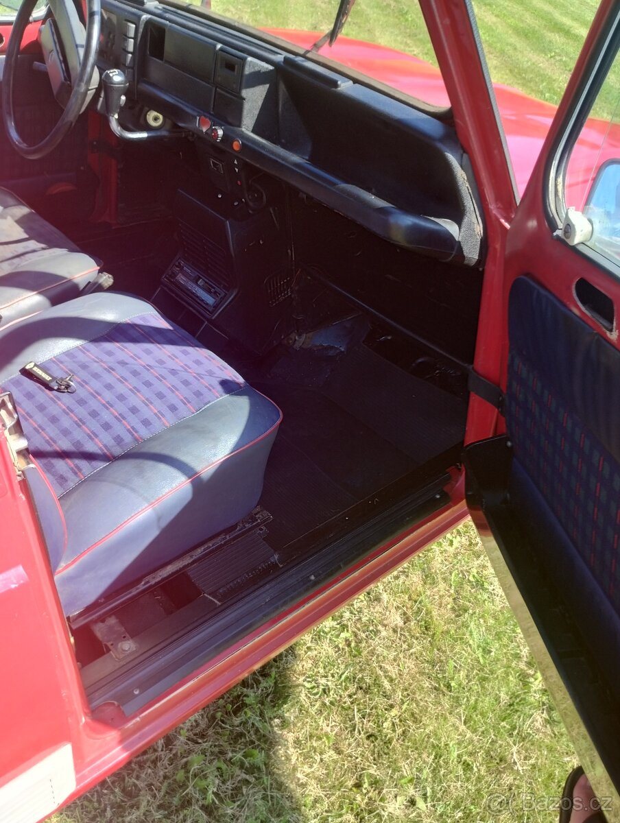 SLEVA Renault 4 gtl - 19