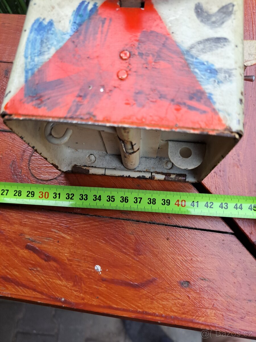 Ž E L E Z N I Č I A R S K A Lampa. - 19