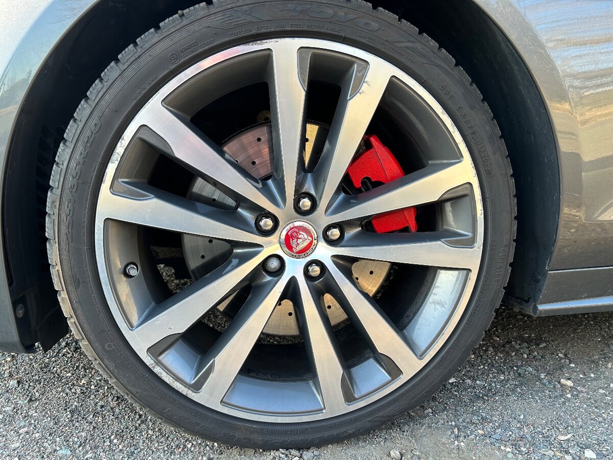 Jaguar XF 30d 221kW - 19