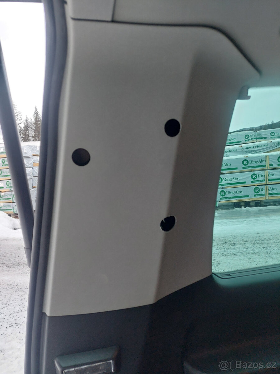 Volkswagen Caravelle - 19