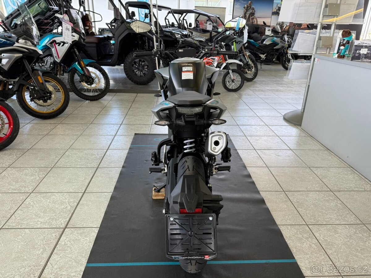 cfmoto 125 NK - modrá, černá skladem AKCE HELMA - 19