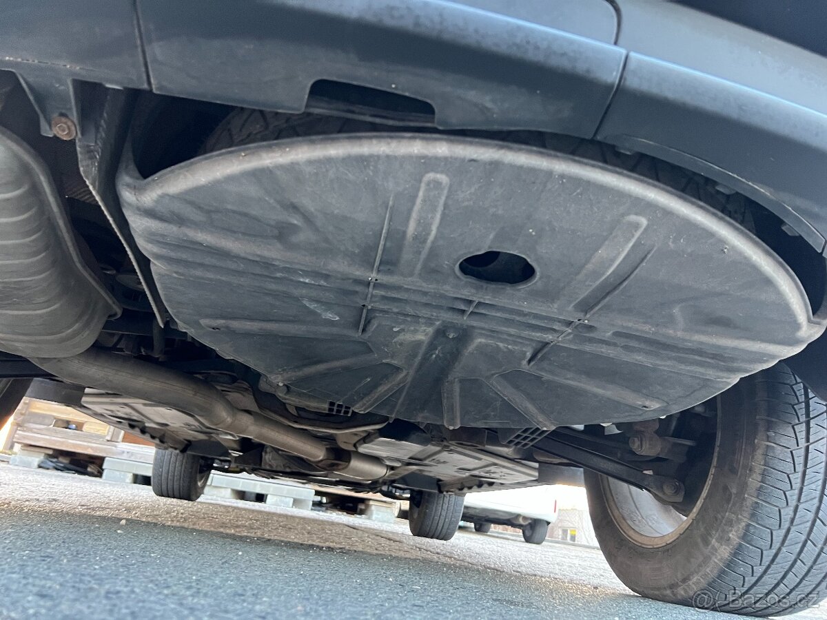 BMW X3, 2.0 D 110kW 4X4, MANUÁL - 19