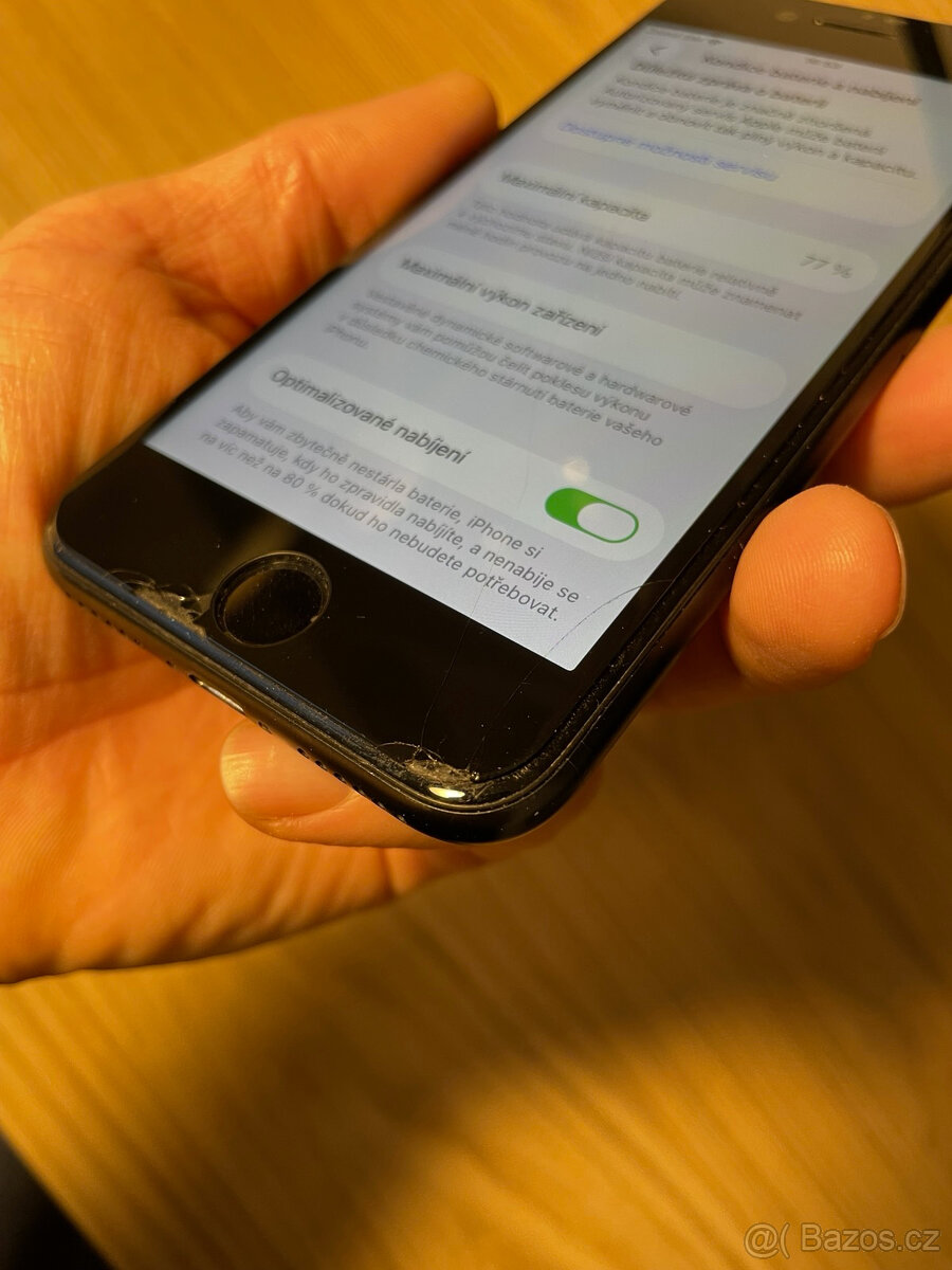 Apple iPhone SE 2020 128 GB, černý - 19