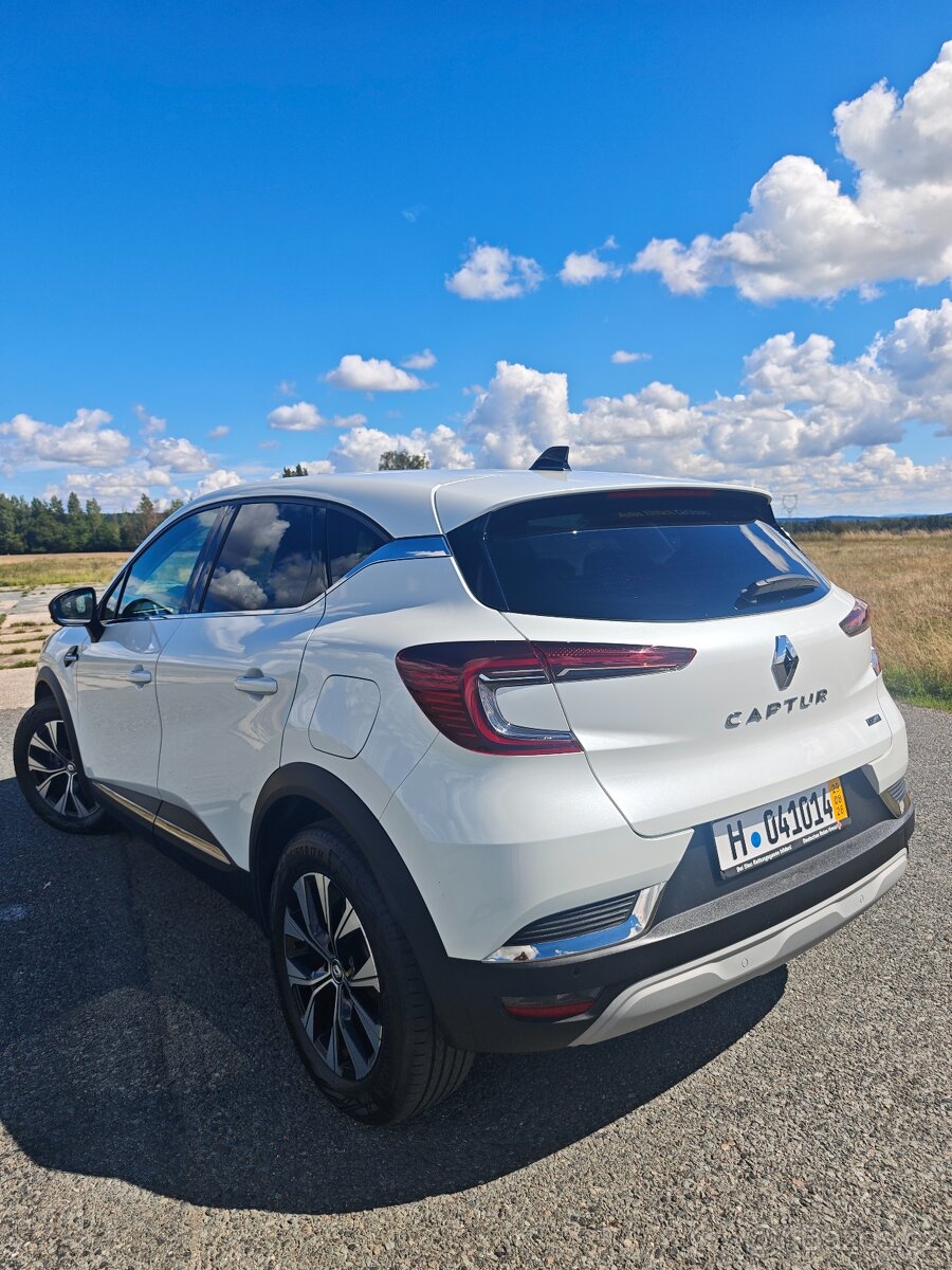 Renault Captur II Techno Plug-in-Hybrid 2023 roku. - 19
