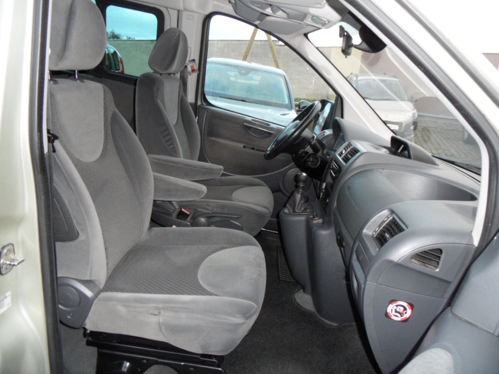 Citroen Jumpy 2.0 HDi,Exclusive,zak. ČR,1.maj,serv.knížka - 19