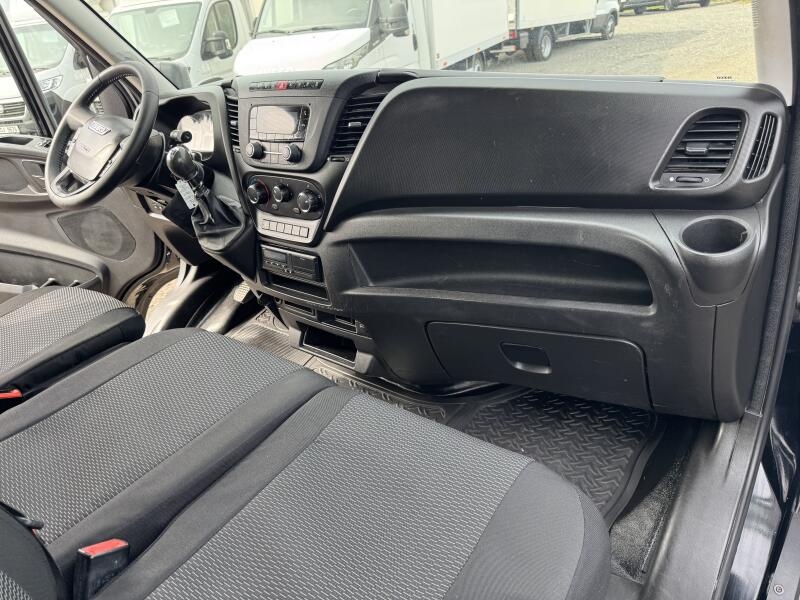 Prodám Iveco Daily 3.0,35C18,6míst,měchy,klima,TZ - 19