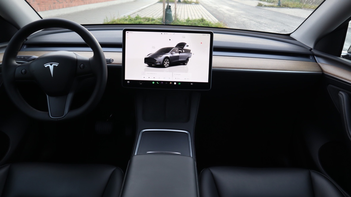 Tesla Model Y Long Range 4WD - 19