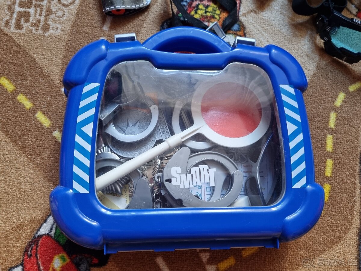 Policejní kostým, špión s výbavou - 19