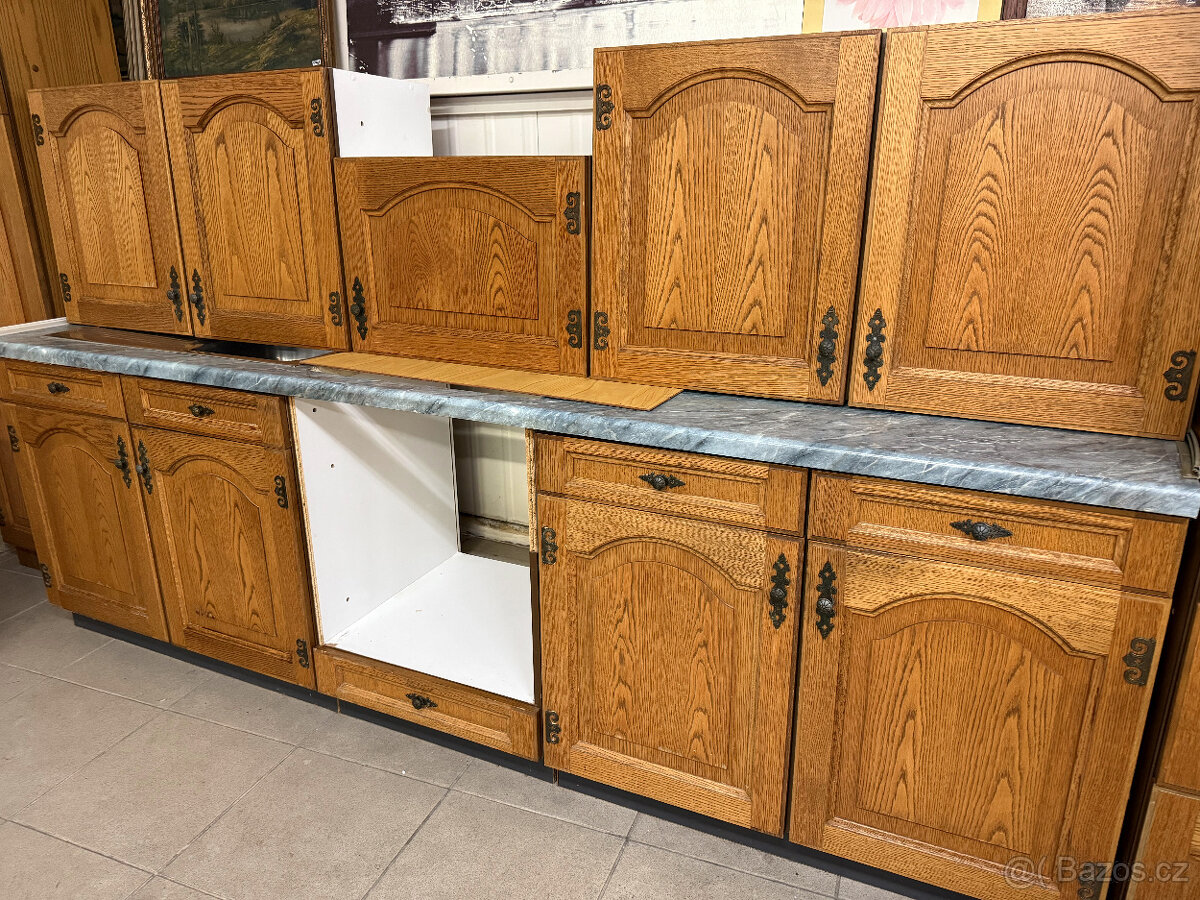 Dubová kuchyňská linka 370cm s lednicí - 19