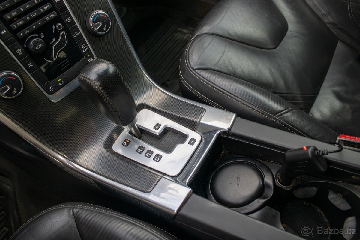 Volvo XC60 T-6 AWD R-Design Geartronic 224kW - 19