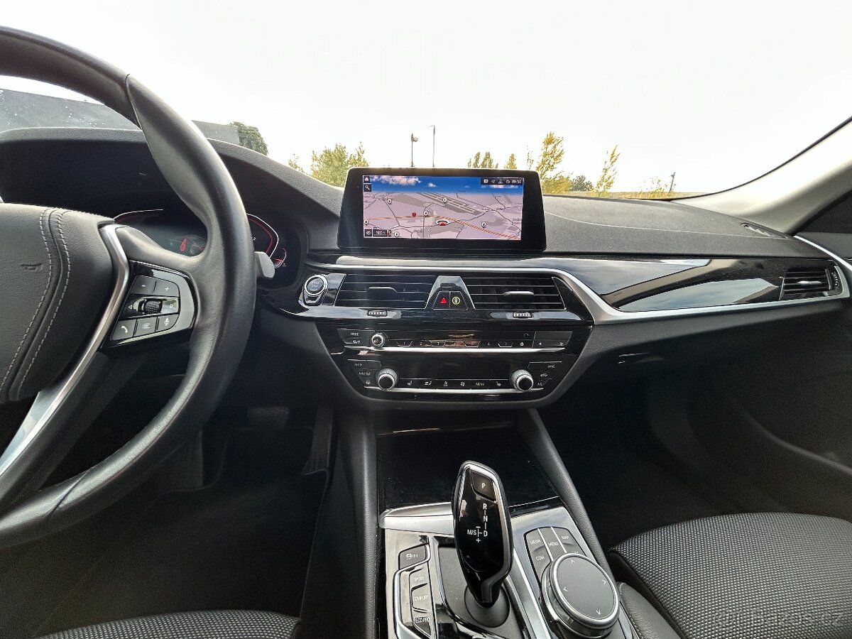 BMW Řada 5 | 520i TwinTurbo - 19
