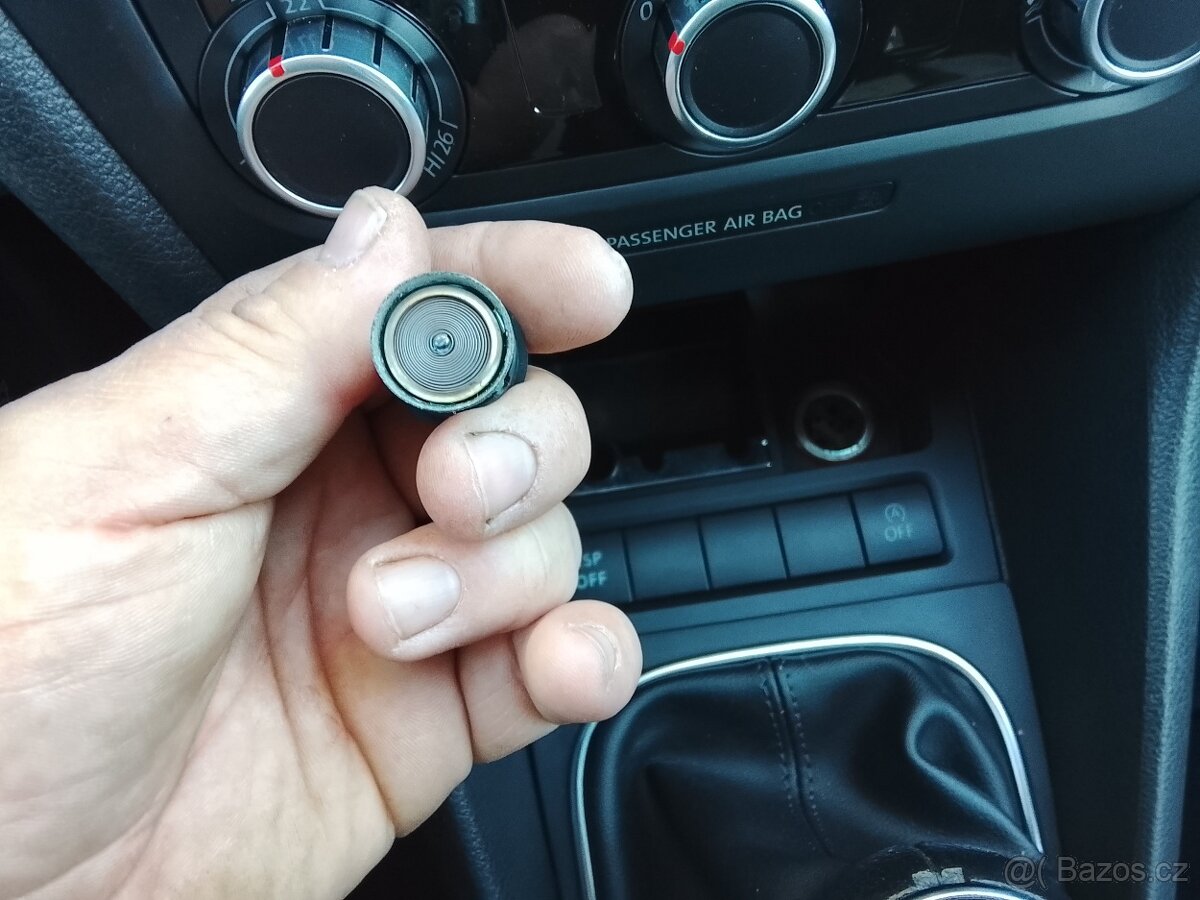 VW Golf 1.2 TSi,,NOVÉ ROZVODY,,naj.148150 Km,BEZ KOROZE - 19