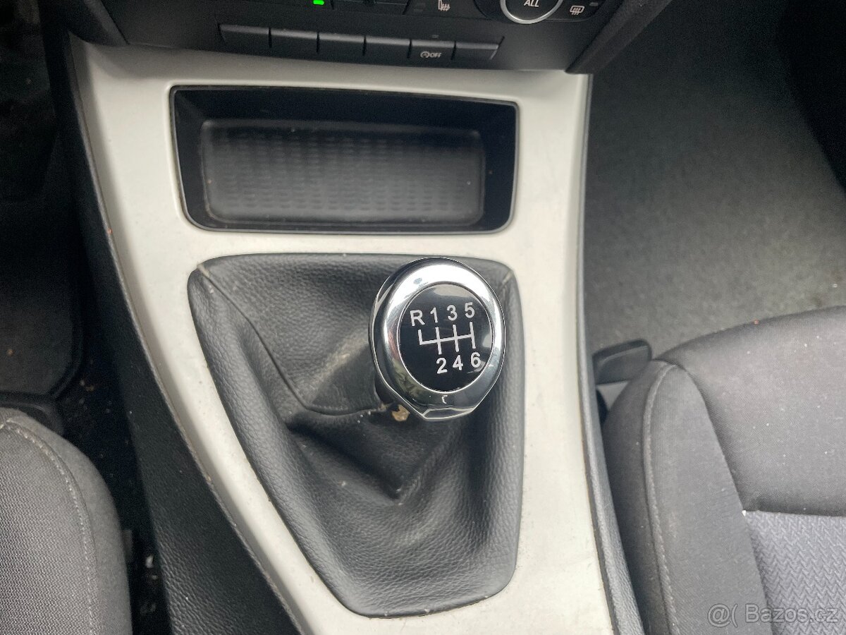 BMW Řada 3, 318i - 105kW + sada kol - 19