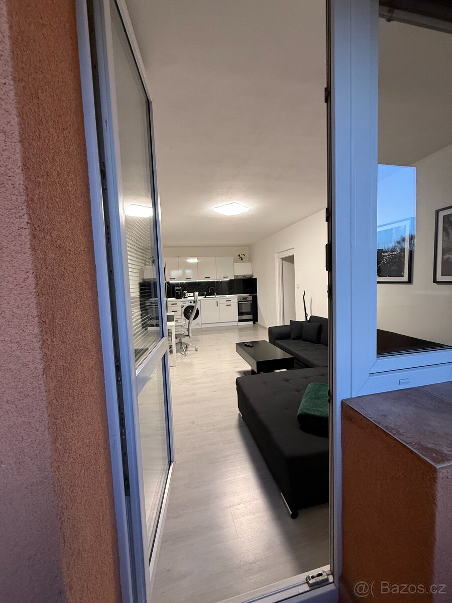 PLNĚ VYBAVENÝ byt 2+kk, 55 m², 2 lodžie, 2 výtahy - 19