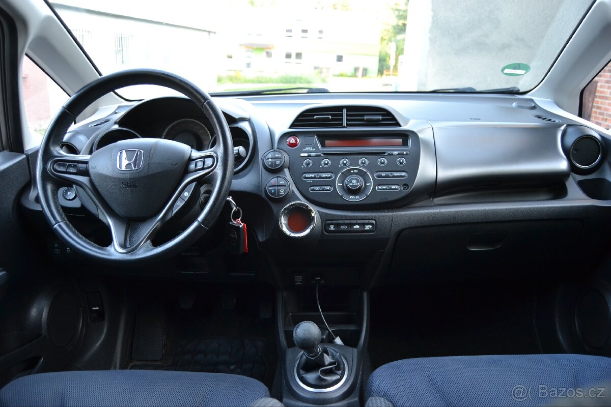 Honda Jazz 1.339 i-VTEC 73kw rok 2013 - 19