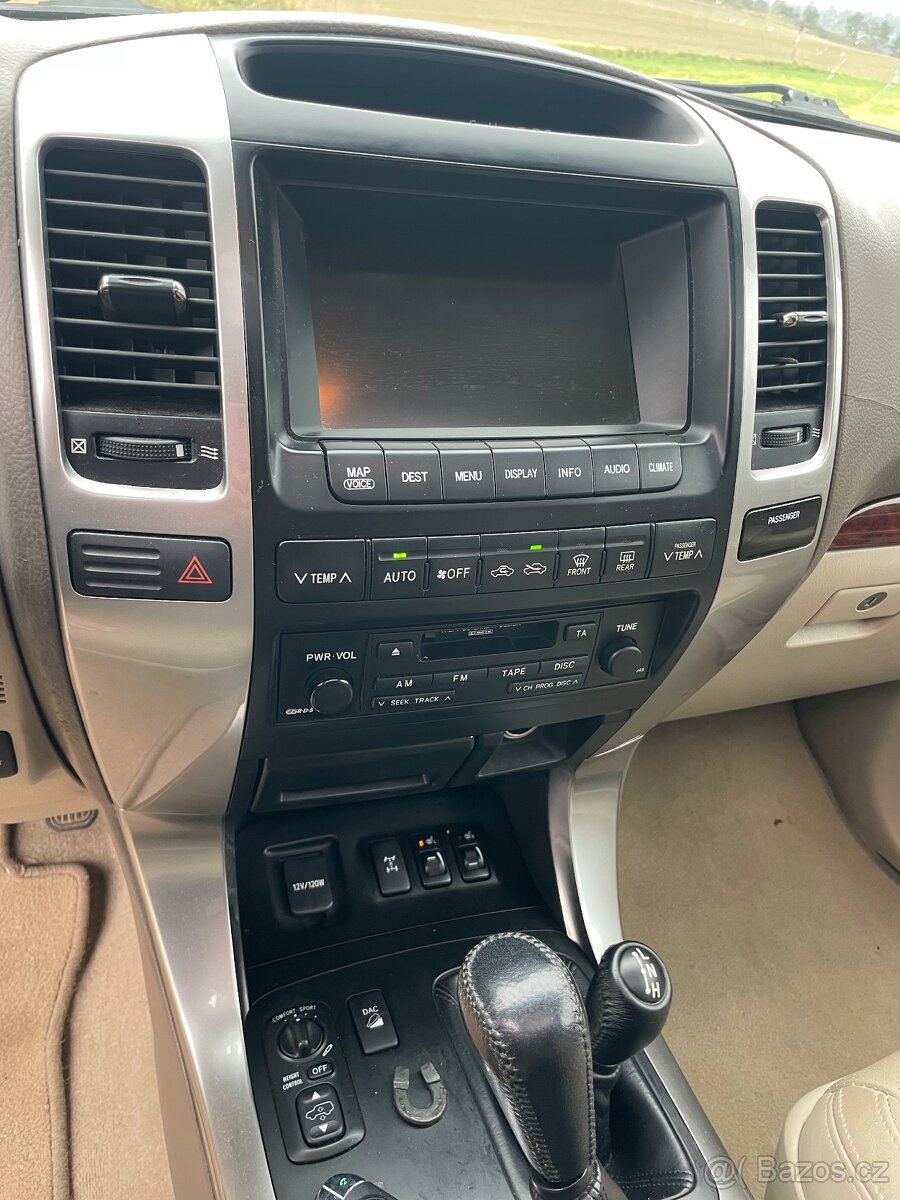 Toyota Land Cruiser 120 - 19