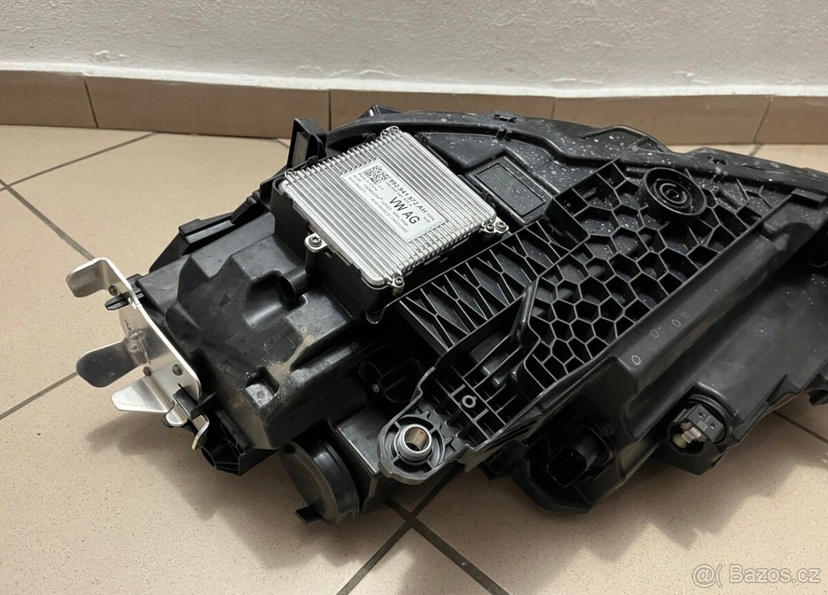 Škoda Superb 4 IV prední prave svetlo Matrix led 3P1 - 19