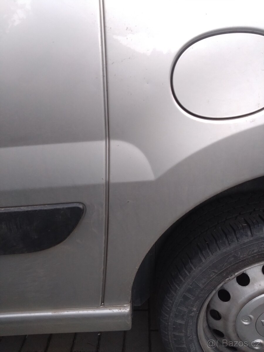 Obytná dodávka ideální pro rybáře nebo pejskaře - 19