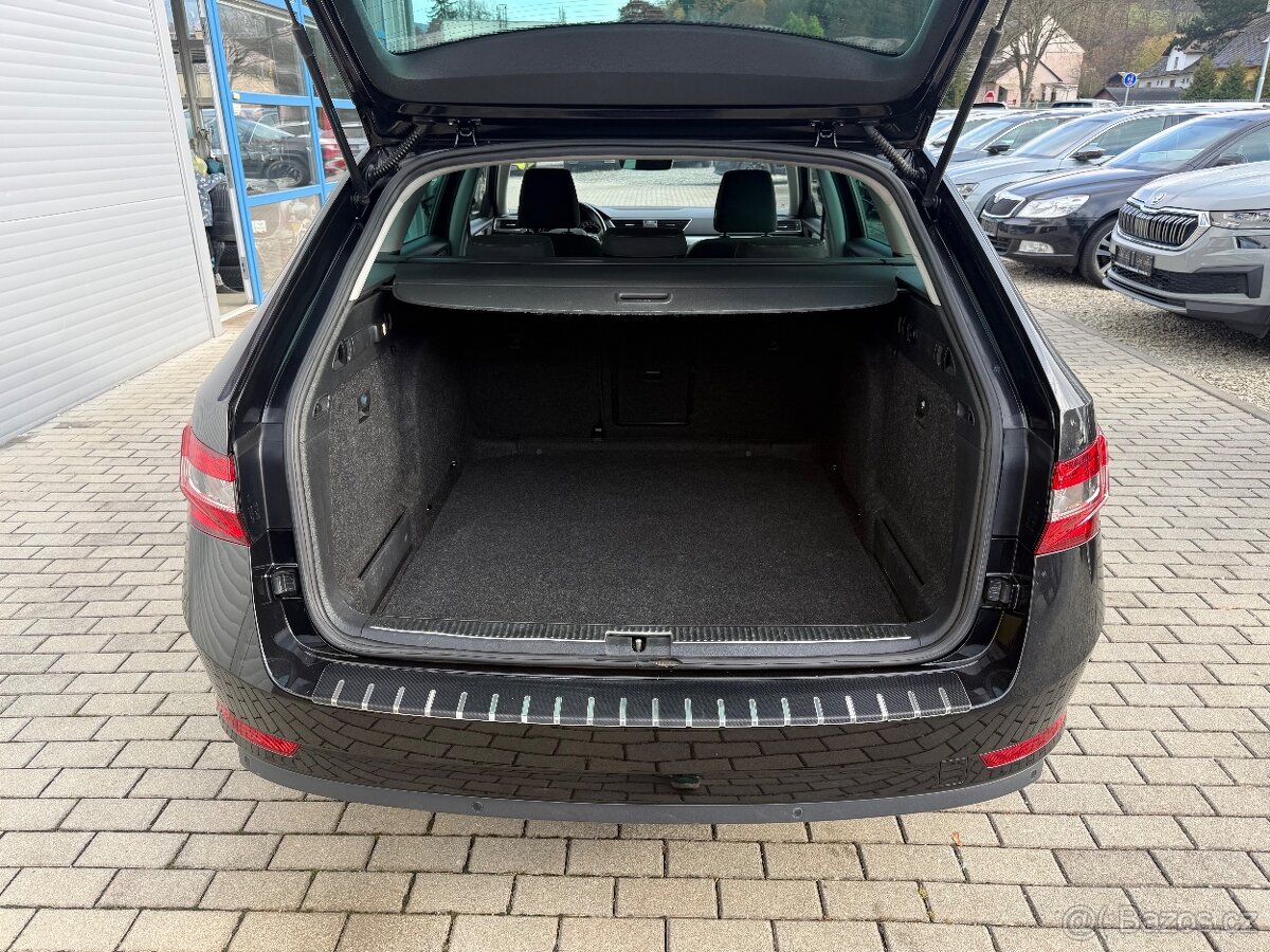 Škoda SUPERB 2.0 TDi 4x4 MANUÁL NAVI SENZORY TEMPOMAT - 19