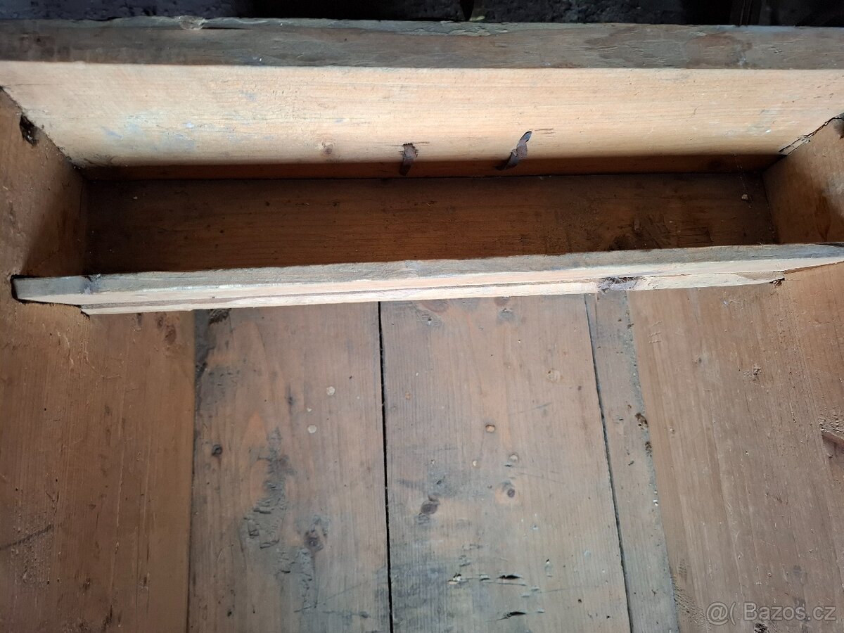 Starožitná dřevěná truhla - 19